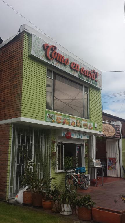 Como En Casa! Restaurante Y Hostal Богота Екстер'єр фото
