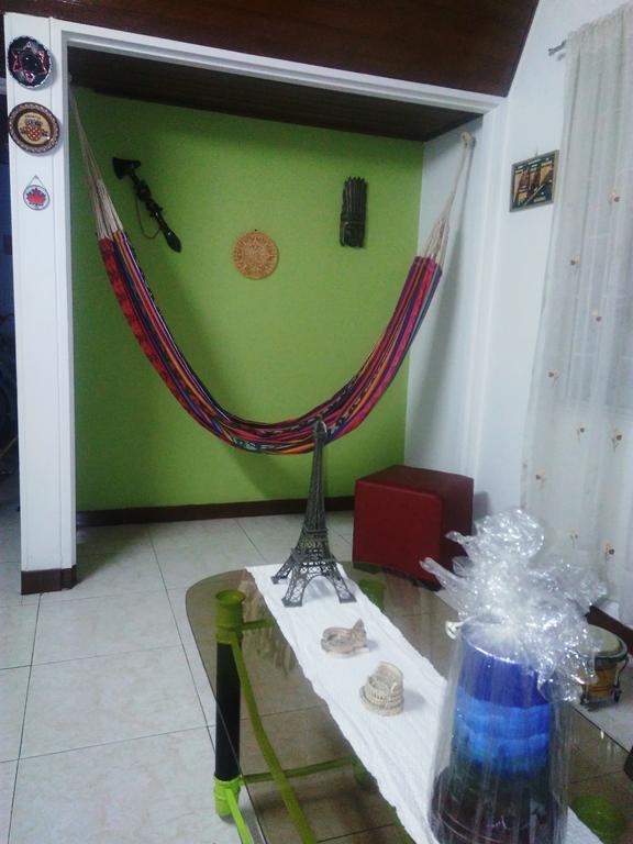 Como En Casa! Restaurante Y Hostal Богота Екстер'єр фото