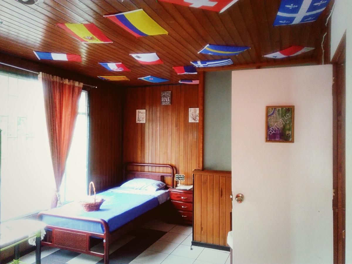 Como En Casa! Restaurante Y Hostal Богота Екстер'єр фото