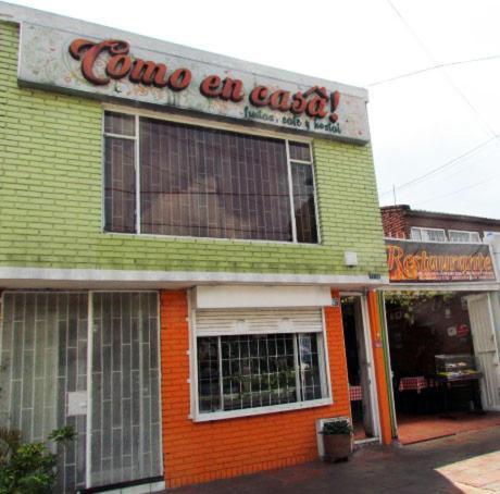 Como En Casa! Restaurante Y Hostal Богота Екстер'єр фото